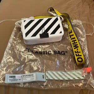 AUTHENTIC OFF-WHITE BINDER CLIP CROSSBODY BAG